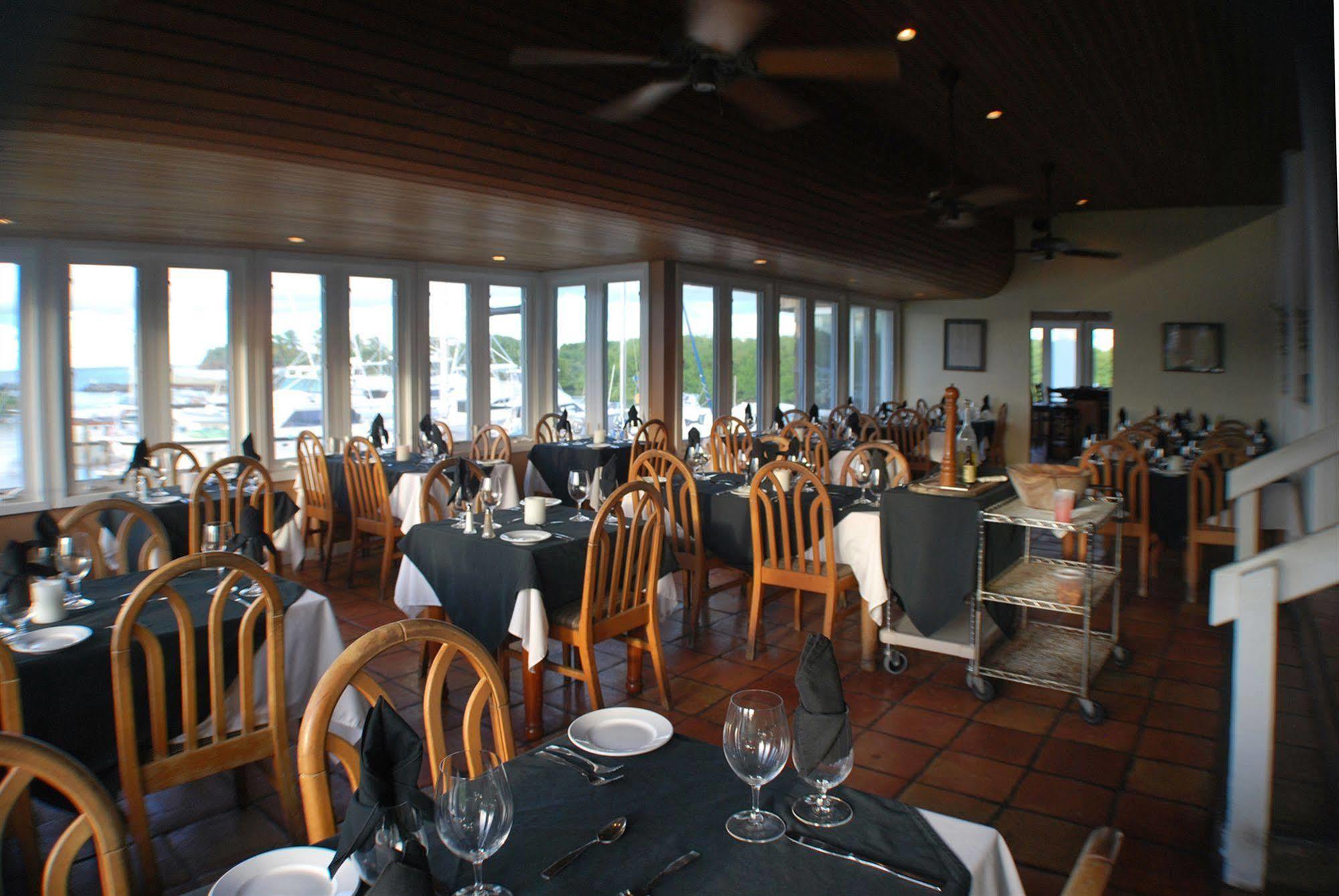 Tamarind Reef Resort Spa & Marina Christiansted Exterior photo
